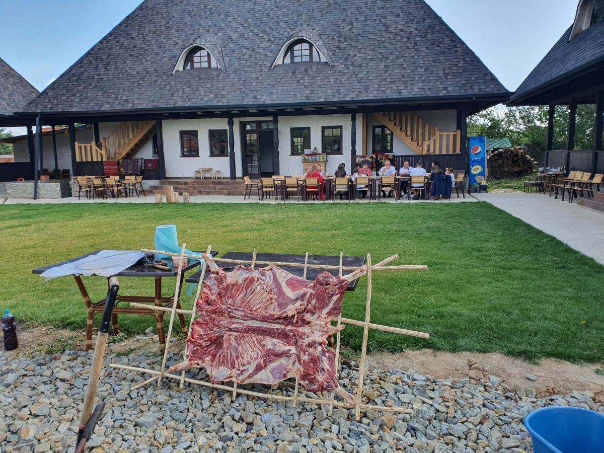 Ograda Bunicilor Villa Baia de Fier Kültér fotó