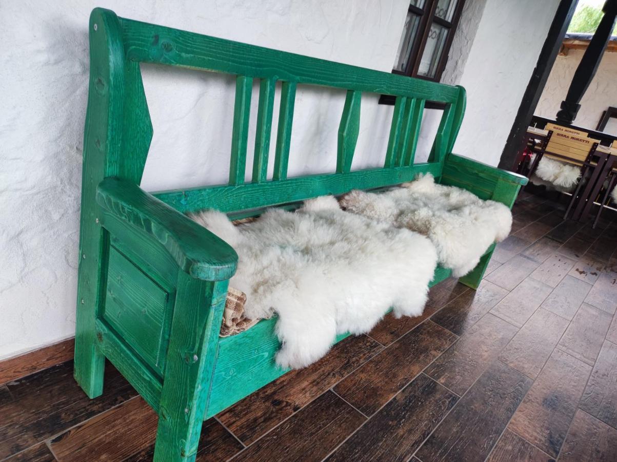 Ograda Bunicilor Villa Baia de Fier Kültér fotó