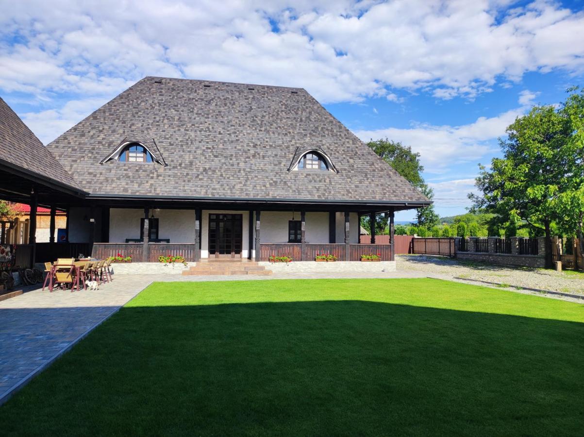 Ograda Bunicilor Villa Baia de Fier Kültér fotó