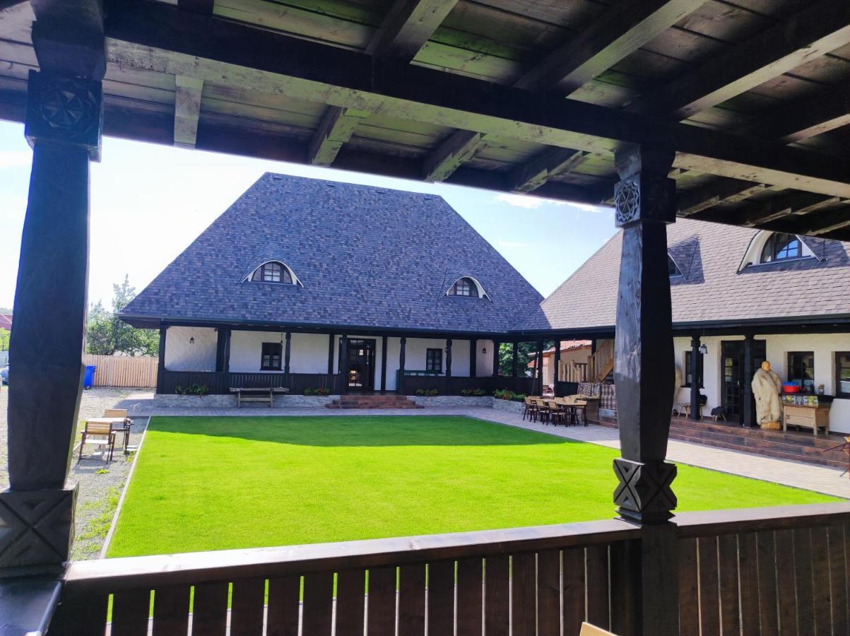 Ograda Bunicilor Villa Baia de Fier Kültér fotó