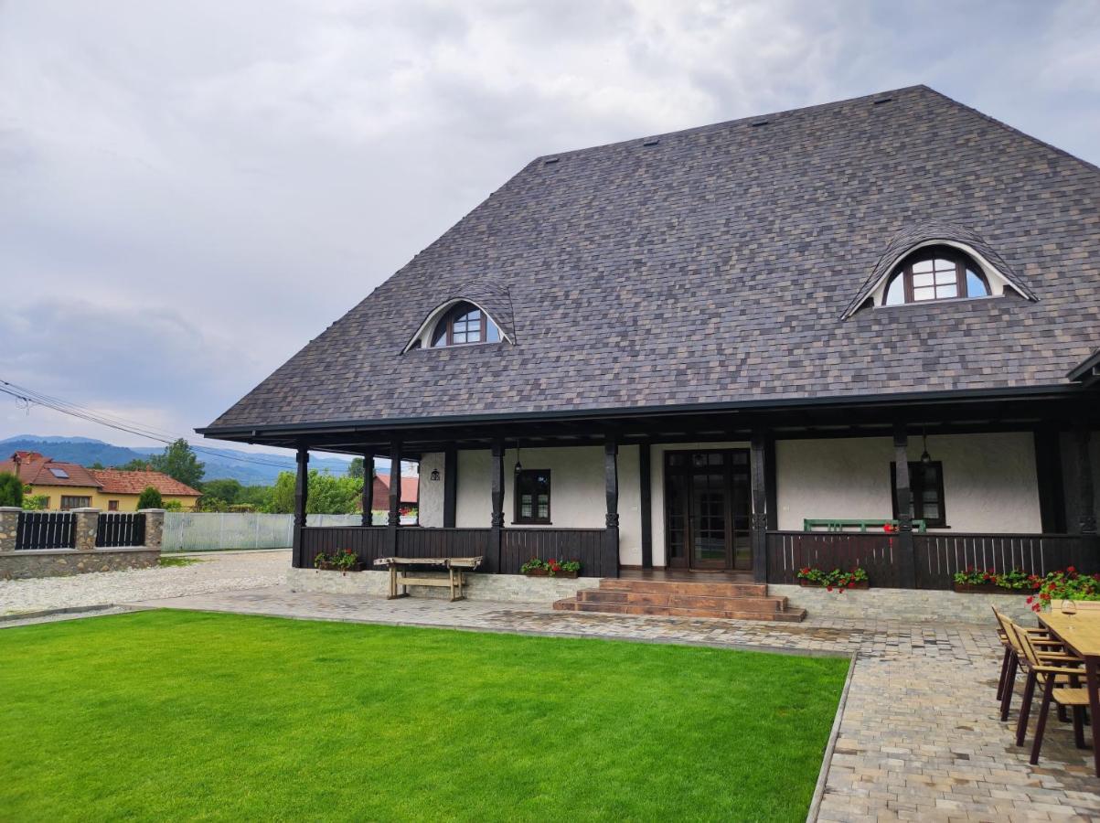 Ograda Bunicilor Villa Baia de Fier Kültér fotó