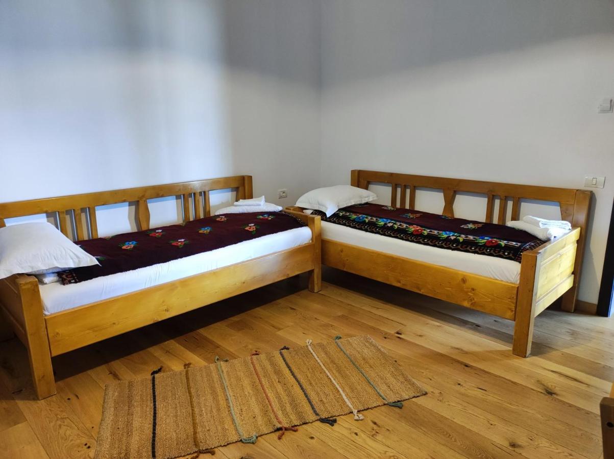 Ograda Bunicilor Villa Baia de Fier Kültér fotó
