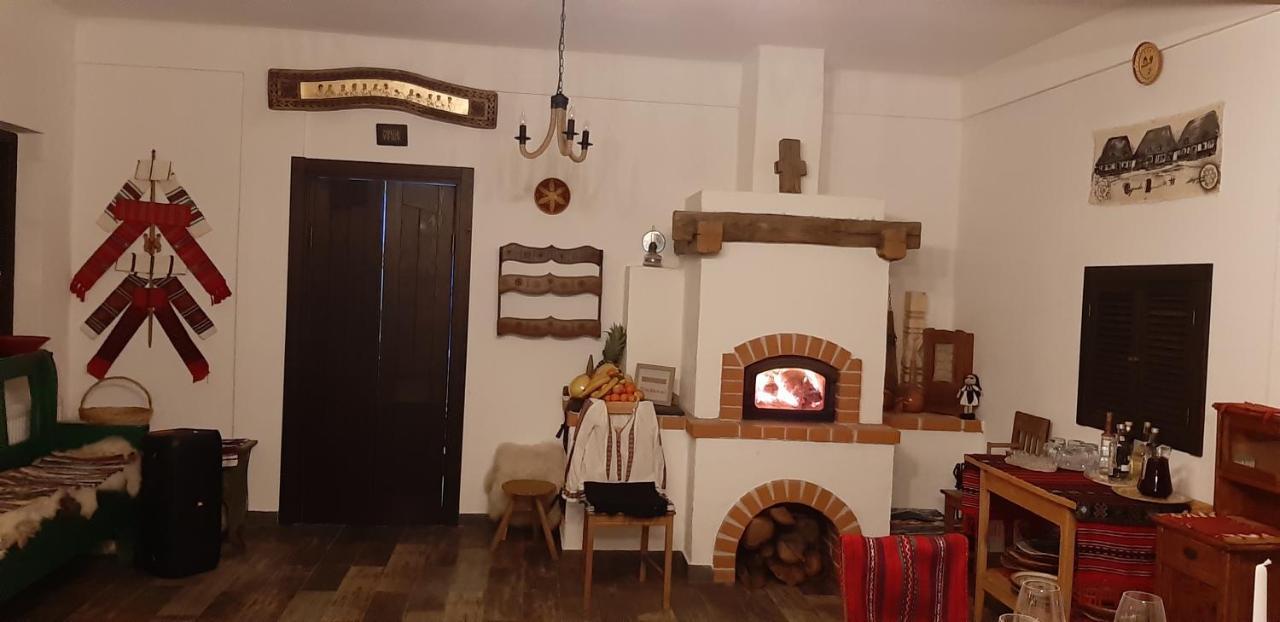 Ograda Bunicilor Villa Baia de Fier Kültér fotó