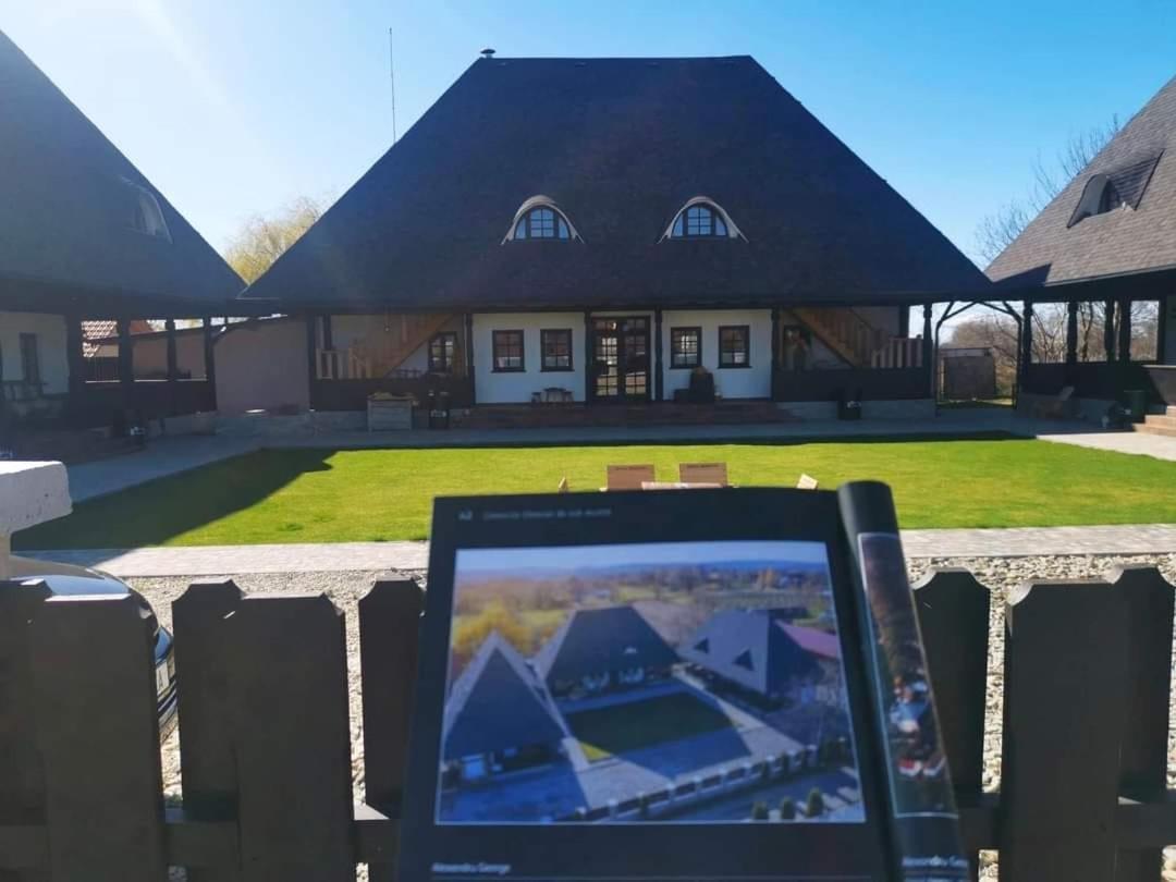 Ograda Bunicilor Villa Baia de Fier Kültér fotó